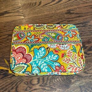 New WOT Vera Bradley Small Quilted Carrying Case Tablet